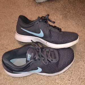 Women’s Nike 8.5 running shoe